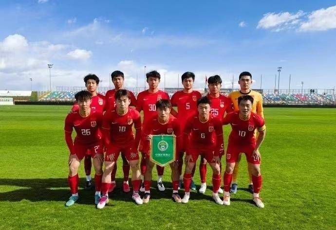 而在中卫位置上米兰也需要引援，目标包括朗格莱和尼尔森。